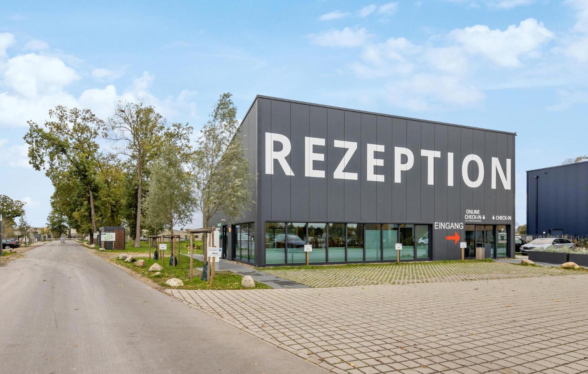 Beach Front Home In Lembruch-Duemmer See With Wifi Exterior photo