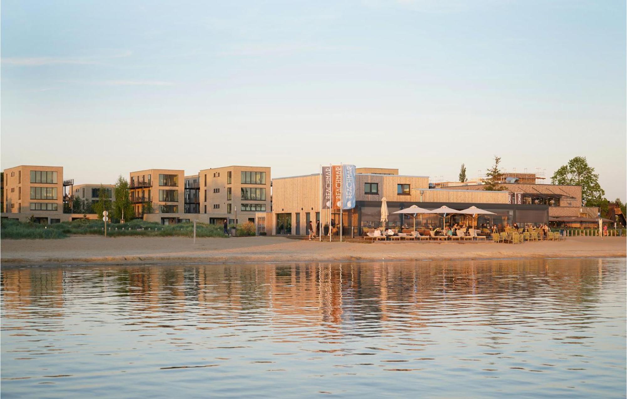 Beach Front Home In Lembruch-Duemmer See With Wifi Exterior photo